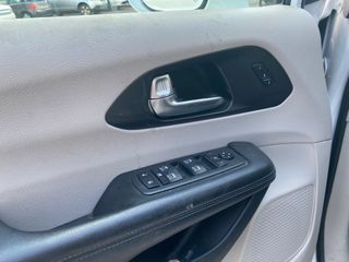 2020 Chrysler Pacifica Limited - Driver's Front Door Image